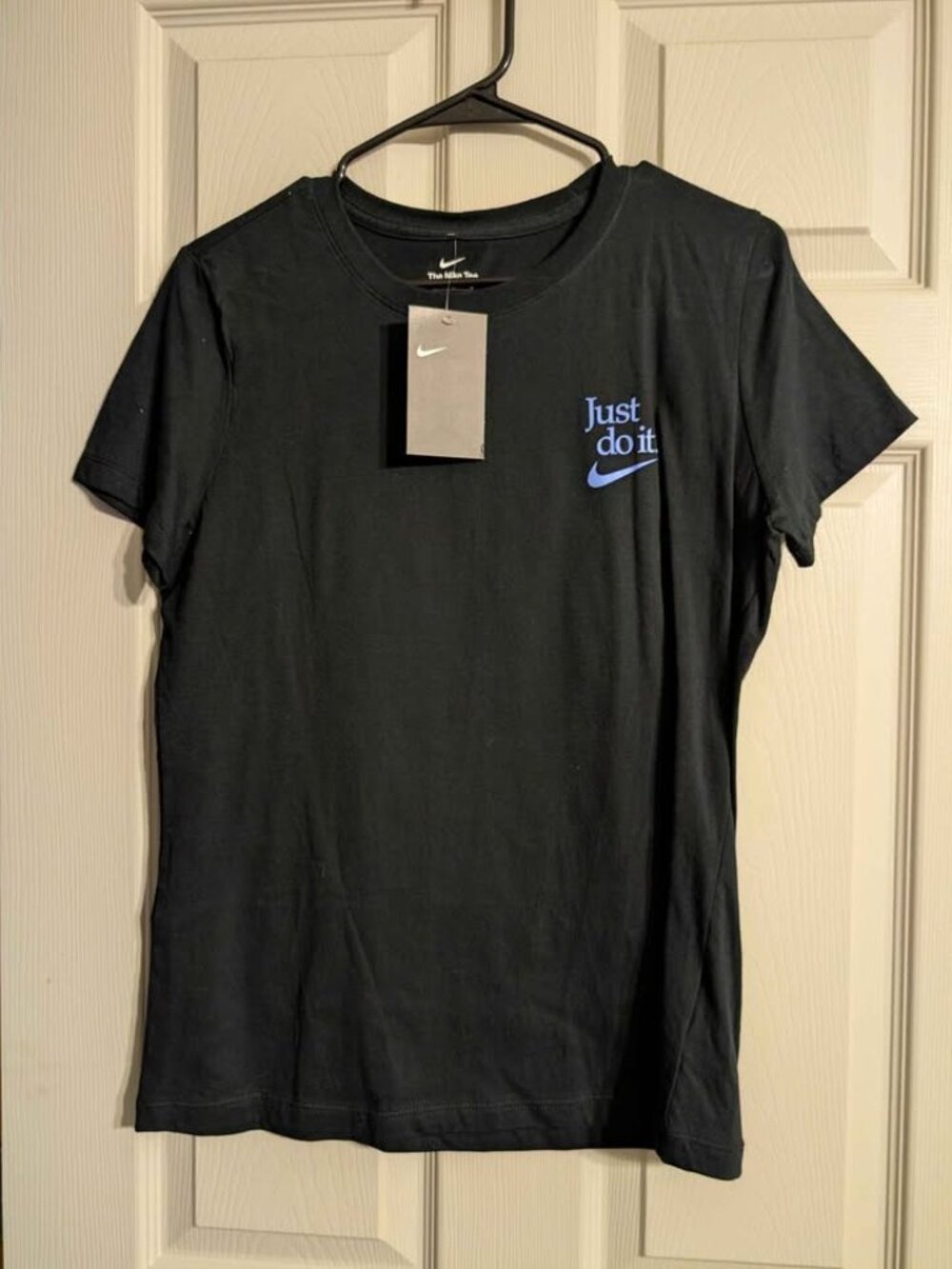 Nike women's shirt size medium